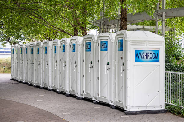Best Portable restroom trailer rental  in Hesperia, CA